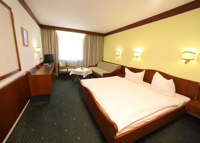 Hotel-Landgasthof Schuster